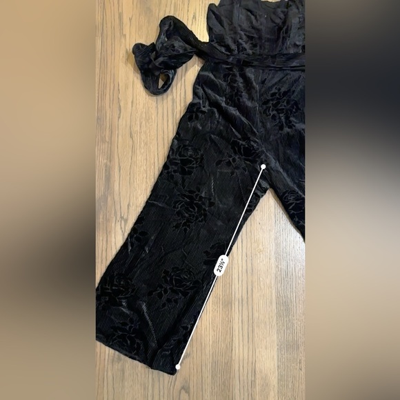 Anthropologie Noir Velvet Burnout Jumpsuit-NWOT-Size 4P - Picture 8 of 12